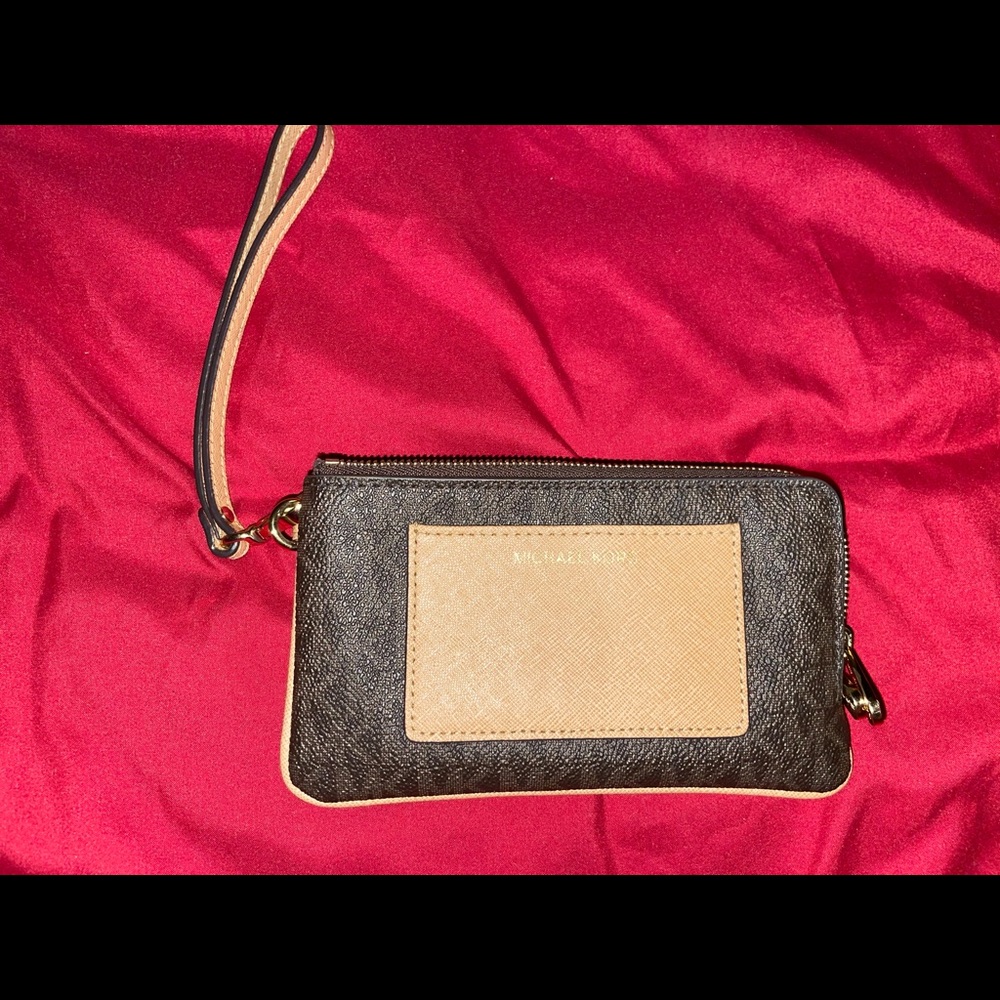 Michael Kors wristlet